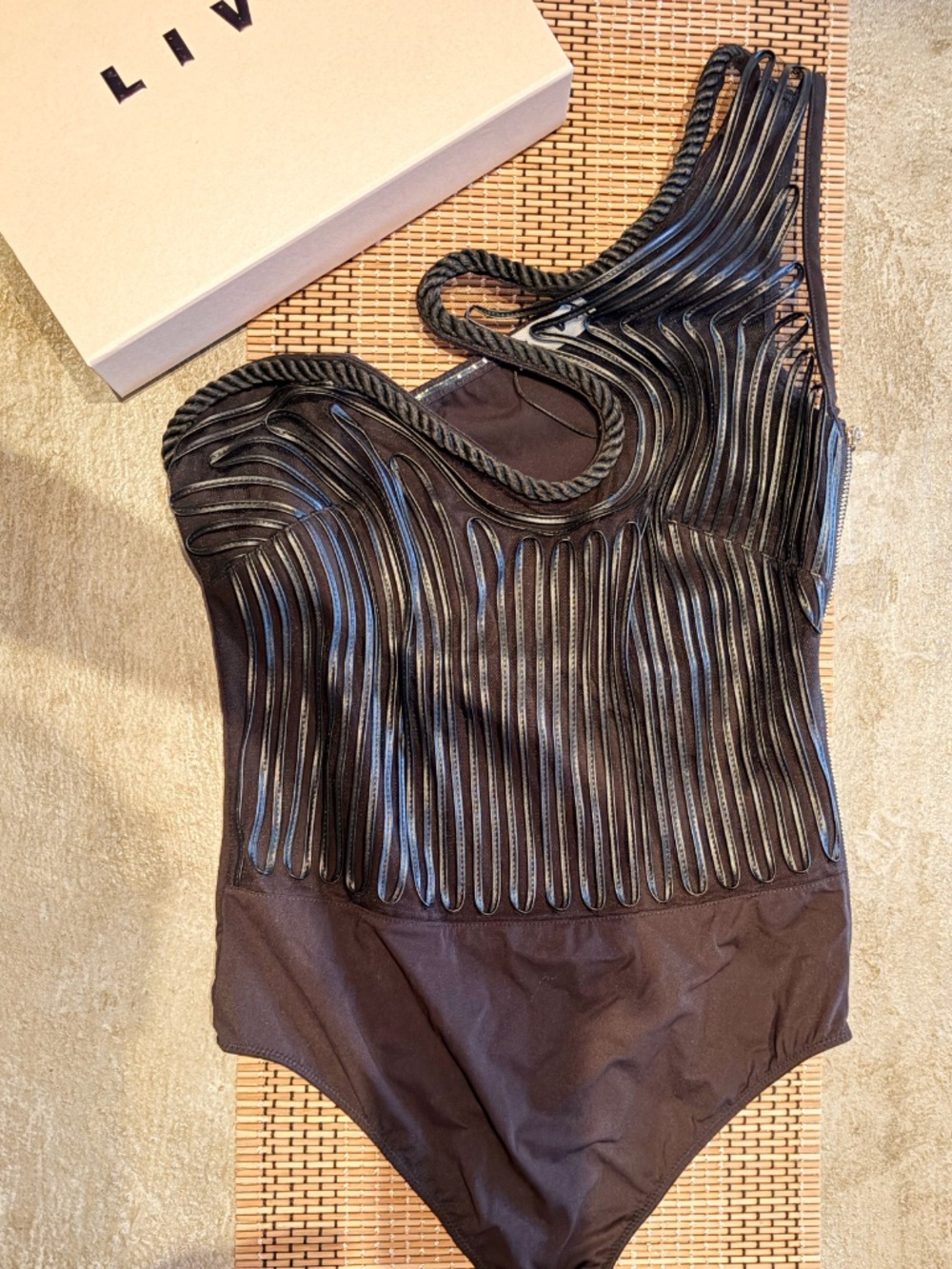 LIVY BODY EBONY WOOD - Picture 9 of 10